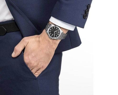 CITIZEN Eco Drive Saphire Herren Armbanduhr für 137,30€ (statt 169€)