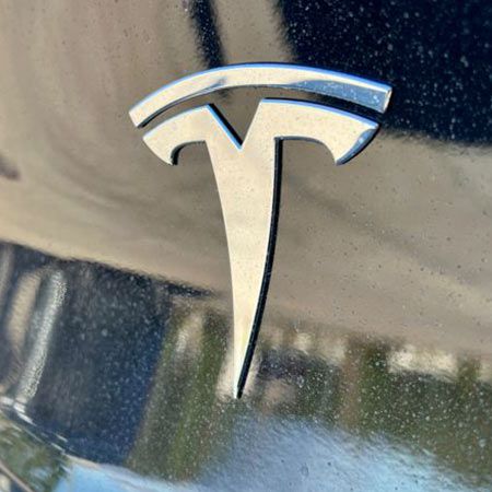 🤔 Was ist los bei Tesla? Ist Elon Musk jetzt mehr Politiker als Autobauer?