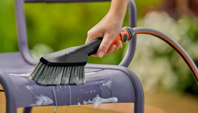 🧹 Gardena Cleansystem Handbürste S Soft für 14,99€ (statt 18€)
