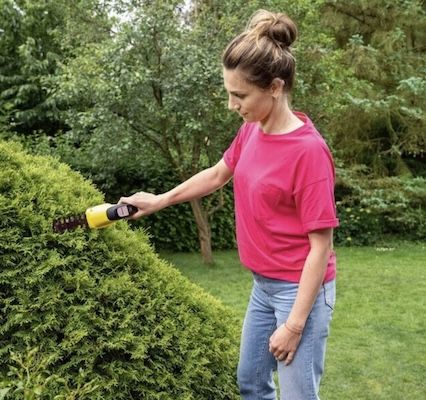 🏡 Kärcher Akku Gras  & Strauchschere GSH 4 4 Plus inkl. Akku für 49,90€ (statt 74€)