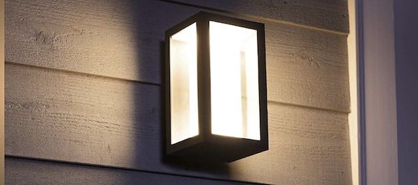 💡 2x Philips Hue Impress Außenwandleuchte für 202,14€ (statt 240€)