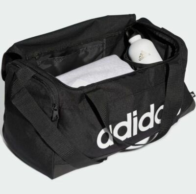 adidas Essentials Duffel Bag S in Schwarz für 19,60€ (statt 31€)