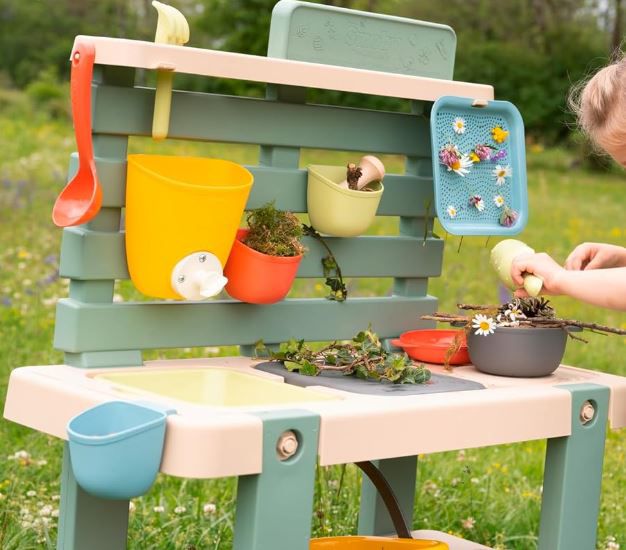 Smoby Life Outdoor Spielküche mit 15 Gegenständen für 58,99€ (statt 70€)