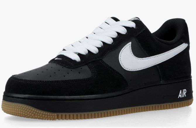 Air Force 1 07 LV8 (black / gum) vers. Größen für 90,97€ (statt 130€)