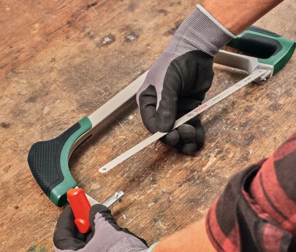 🪚 Bosch Bügelsäge 300mm + 3 Extra Sägeblätter für 24,99€ (statt 30€)