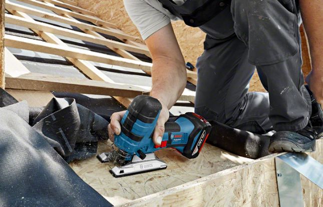 🪚 Bosch Professional GST 18V LI S Akku Stichsäge mit Box für 149,99€ (statt 200€)