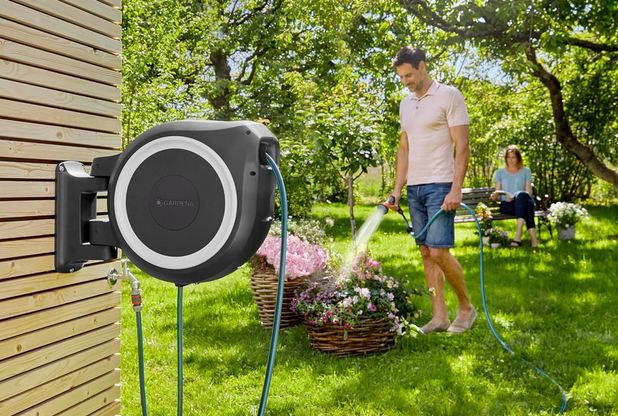 🏡 Gardena RollUp M L Wand Schlauchbox, 25m für 135,99€ (statt 160€)