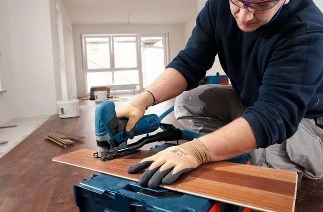 🪚 Bosch GST 90 E Professional Stichsäge mit 650W für 101,99€ (statt 125€)