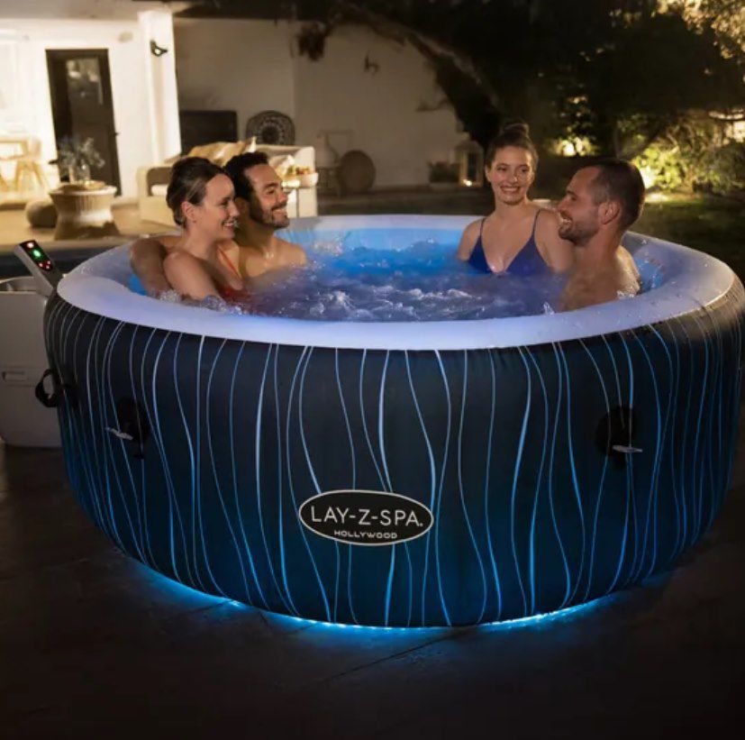 💦 Bestway Lay-Z-Spa LED Hollywood AirJet Whirlpool (Ø196cm) für 494,90€ (statt 659€)
