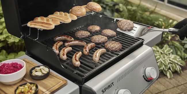 🥩 Weber Spirit E 210 Gasgrill 2 Brennern für 349,99€ (statt 399€)   inkl. Abdeckhaube (99€ Wert)