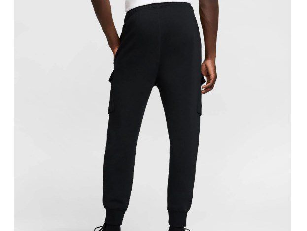Nike Sportswear Herren Sweathose AIR CARGO PANT für 42,44€ (statt 55€)