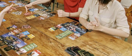 7 Wonders Grundspiel   Kennerspiel des Jahres 2011 für 29,42€ (statt 39€)