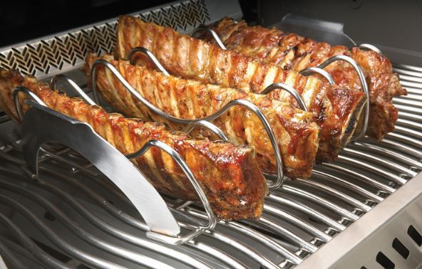 🥩 Napoleon PRO Spareribs Edelstahl Halter für 30,80€ (statt 47€)
