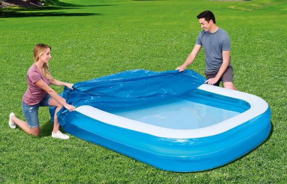 Bestway PE Abdeckplane für Family Pools, 295 x 220cm für 4,99€ (statt 10€)