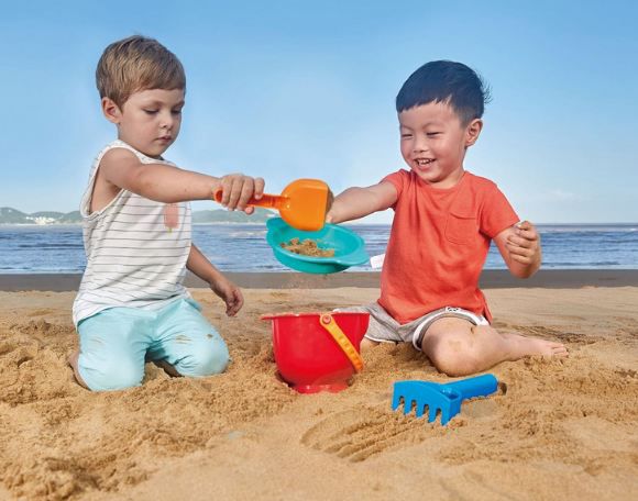 🏖️ Hape E4056 Sandspielzeug Grundausstattung für 7,49€ (statt 11€)