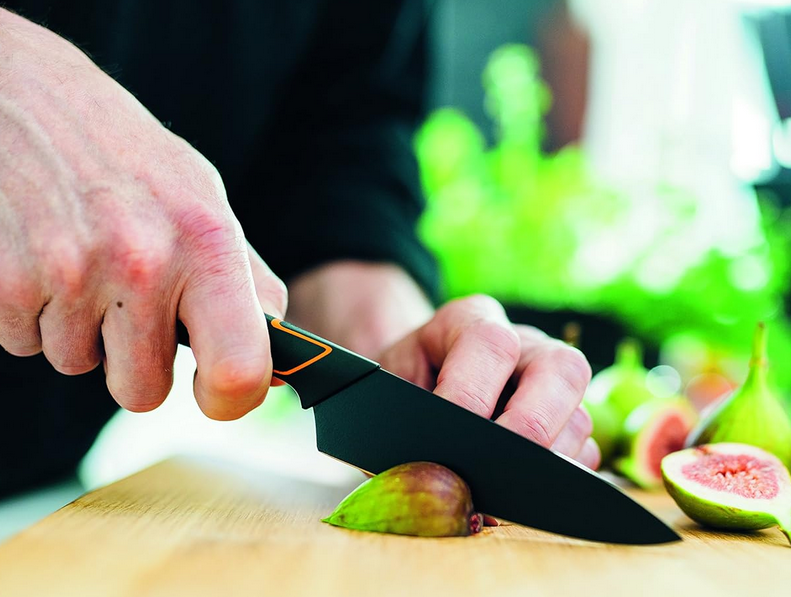 Fiskars 1003096 Deba Küchenmesser 24 cm für 12,99€ (statt 22€)
