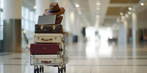 🛫 EU möchte bei Airlines kostenloses Handgepäck erwirken – Airlines steuern dagegen