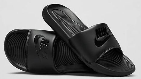 🩴 Nike Victori One Slide Badeschlappen für 24,76€ (statt 30€)