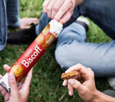 🍪 9 x 150g Lotus Biscoff Sandwich Doppelkekse mit Biscoff Cremefüllung ab 12,91€ (statt 18€)