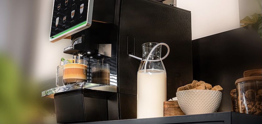 ☕️ Cecotec Cremmaet Coffice   Kommerzielle Kaffeemaschine für 1.451€ (statt 2.100€)