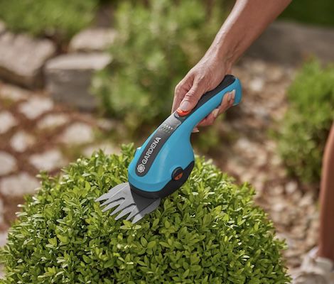 🏡✂️ Gardena Akku Gras  und Strauchschere Set ClassicCut Li für 57,99€ (statt 70€)