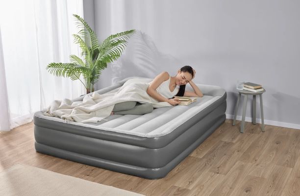 😴💤🛌 LIVARNO home Luftbett mit Elektropumpe für 41,94€ (statt 55€)