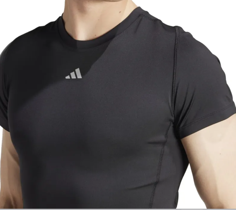 👕 adidas Aeroready Herren Shirt schwarz für 14,98€ (statt 22€)