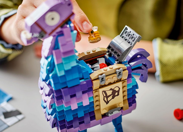 LEGO 77071 Fortnite Vorratslama Spielset 691 Teile für 23,99€ (statt 30€)