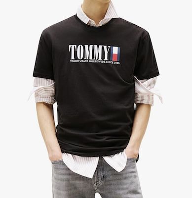 👕 Tommy Jeans T-Shirt mit linearem Flaggen-Logo ab 14€ (statt 26€)