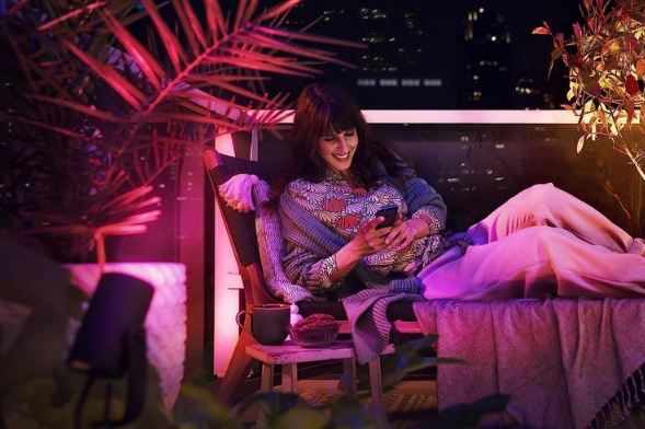 💡 4er Set Philips Hue White & Color Ambiance Lily Gartenspot für 279,99€ (statt 360€)