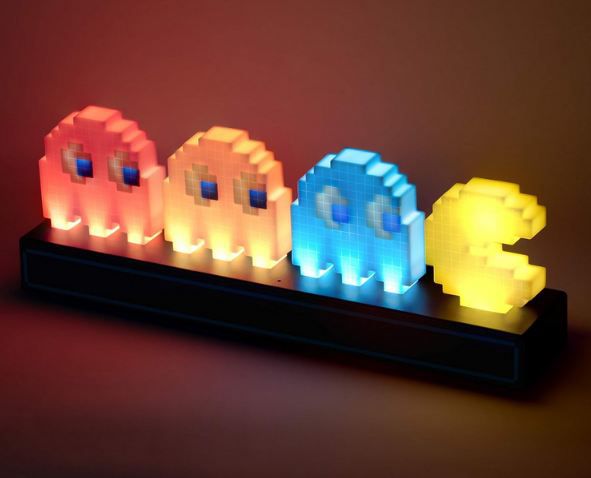 💡 Paladone Pac Man & Geister Schreibtischlicht mit 3 Modi für 21,59€ (statt 30€)