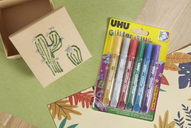 🖋️ 6er Pack UHU Glitter Glue Original Tuben, je 10ml für 1,99€ (statt 3,25€)