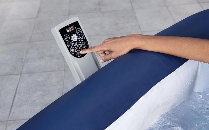 🔥 Bestway Lay Z SPA Hawaii AirJet Whirlpool mit App Steuerung für 491,79€ (statt 668€)