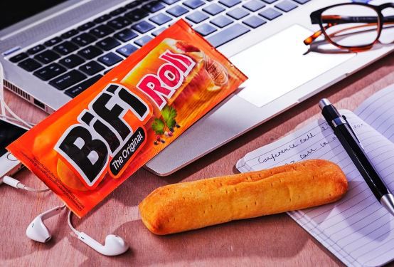 😋 30er Pack BiFi Roll Salami Snack in einem lockeren Teig ab 21,30€ (statt 30€)