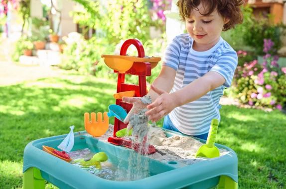 🚸 Playtive Sand und Wasserspieltisch, 9 tlg. für 25,94€ (statt 36€)