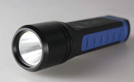 🔦 as–Schwabe INDU 2 Lichtfabrik LED Handlampe inkl. Ladestation für 39,99€ (statt 86€)