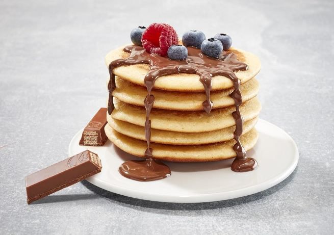 🍫 1Kg KitKat Sauce mit Waffelstückchen in Squeeze Flasche ab 19,31€ (statt 24€)