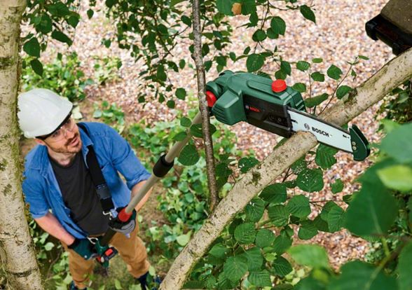 🌳 Bosch UniversalChainPole 18 Akku Hochentaster für 82,99€ (statt 104€)