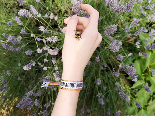 Gratis: WWF Armband WILD ABOUT BIODIVERSITY