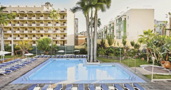 🏝️ Teneriffa inkl. 7N im 4* AdultsOnly Hotel 🌴 mit HP, Flügen, Mietwagen & Zug zum Flug ab 699€ p.P.