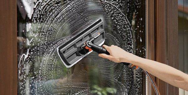 🧽 Gardena Fensterwascher mit Abzieher inkl. Microfaser Vlies ab 13,99€ (statt 19€)