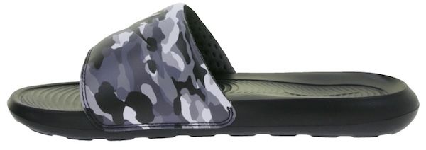🩴 Nike Victori One Slide Badeschlappen in Camouflage für 22,98€ (statt 35€) 🩴 Nike Victori One Slide Badeschlappen in Camouflage für 22,98€ (statt 35€)
