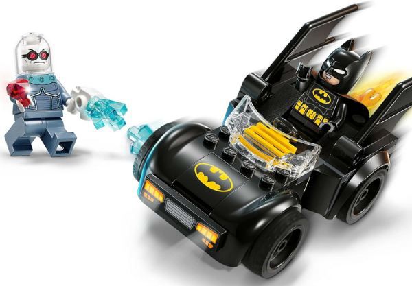 🦇 LEGO 76301 DC Batman: Batman & Batmobil vs. Mr. Freeze für 13,49€ (statt 18€)