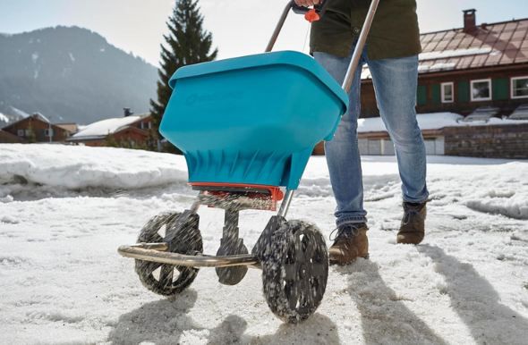 🏡 Gardena Streuwagen XL: Universalstreuer mit 18L Fassungsvermögen für 69,99€ (statt 78€)