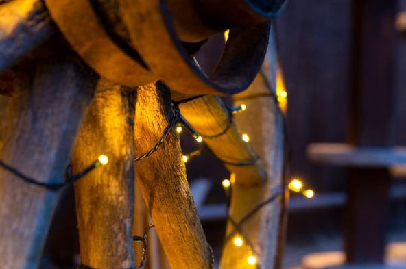 💡 Idena LED Lichterkette mit 80 LEDs in Gold Gelb, 15,9m für 7,67€ (statt 14€)