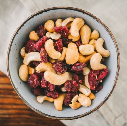 🌰 5er Pack Seeberger Cashew Cranberry Mix, je 150g ab 16,26€ (statt 21€)