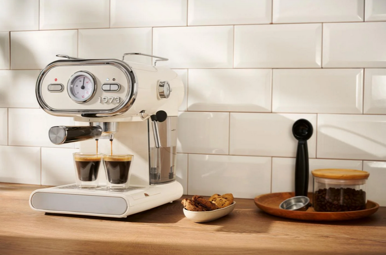☕ Silvercrest Semc 1100 A1 Retro Espressomaschine für 55,94€ (statt 86€)