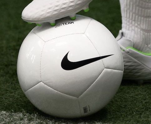 ⚽️ Nike Pitch Team Fußball Größe 5 für 12,72€ (statt 20€)