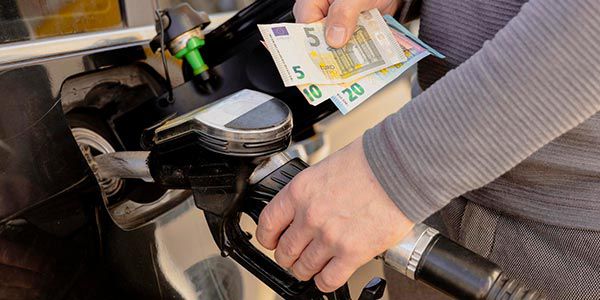⛽ Kommt die Spritpreisbremse? Kartellamt fordert Reform nach österreichischem Vorbild
