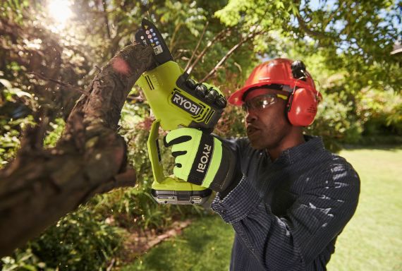 🪚 Ryobi 18V Akku Astkettensäge mit Akku & Ladegerät für 119,99€ (statt 142€)